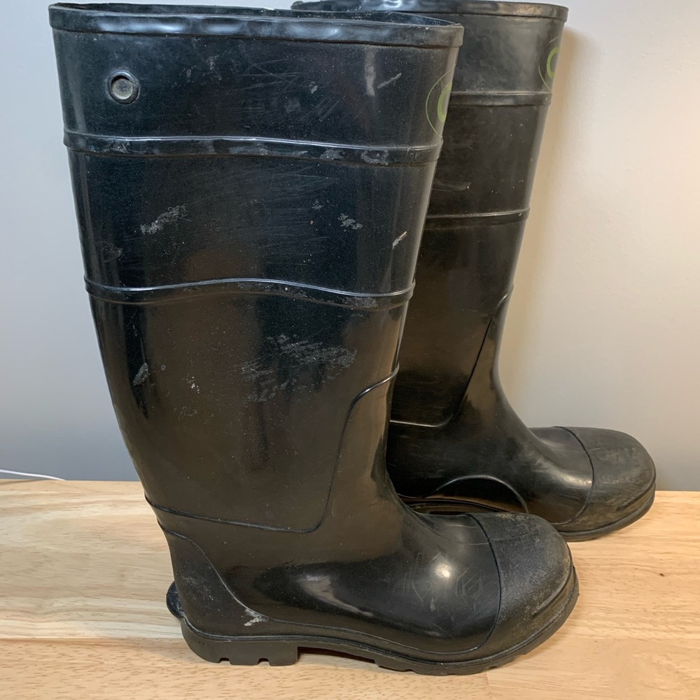 Men’s Rain Boots Size 9